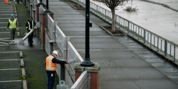 100,000 Ordered to Evacuate as Rivers Rise in Washington State