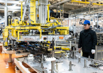 Historic Shift Underway in China’s Economy as Investment Slump Deepens