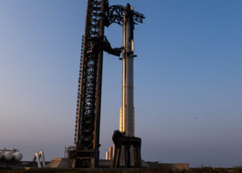 Elon Musk’s SpaceX Valued at $800 Billion, as It Prepares to Go Public