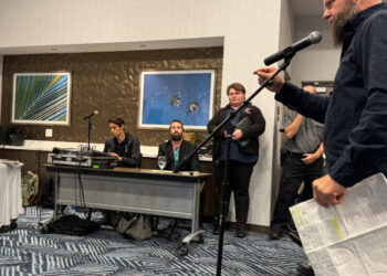 Florida Hearing on Ending School Vaccine Mandates Draws Fervent Crowd