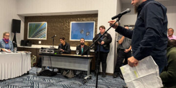 Florida Hearing on Ending School Vaccine Mandates Draws Fervent Crowd