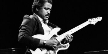 Phil Upchurch, Jazz Guitarist and Sideman to Stars, Dies at 84