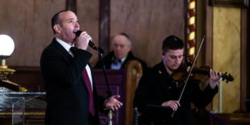 Hanukkah Concerts With Israeli Military Cantor Raise Outcry in Amsterdam