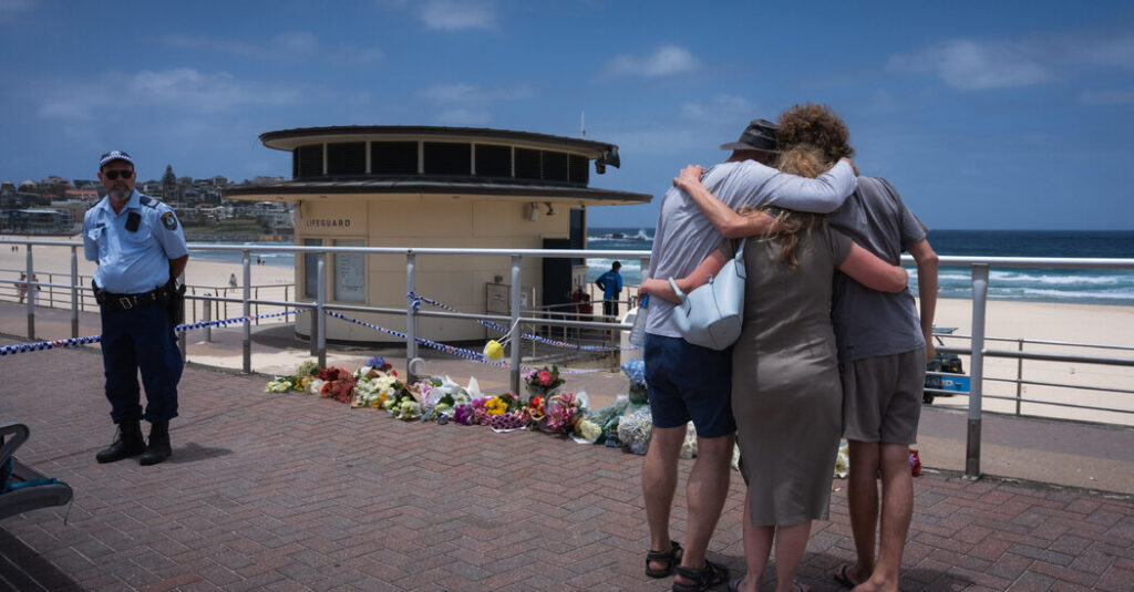 ‘There’s Still Hope.’ How the Bondi Community Rushed to Help.