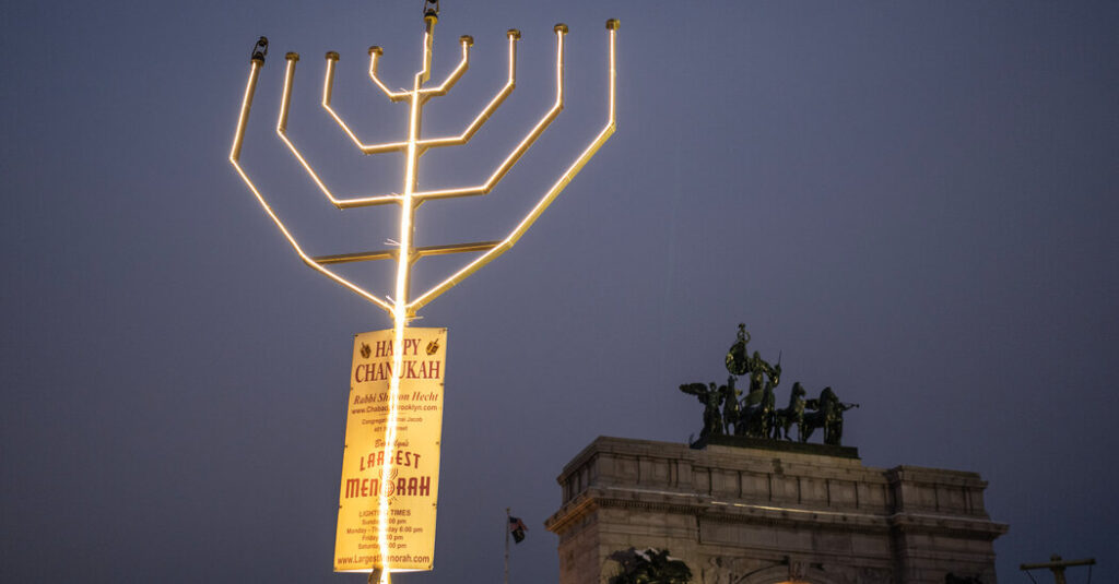 At a Dark Moment, Jews in New York Celebrate the Festival of Lights