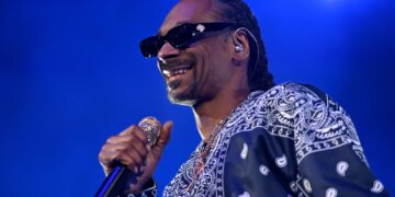 Snoop Dogg Is Headlining the Lions vs. Vikings Christmas Day Halftime Show, and He’s Bringing Some Special Guests