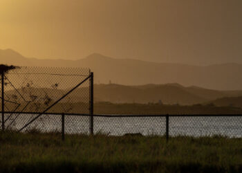 U.S. Sends Cubans to Naval Station at Guantánamo Bay