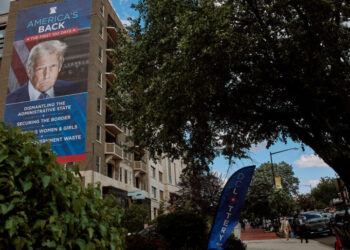 Two More Heritage Foundation Trustees Resign Over Support for Tucker Carlson