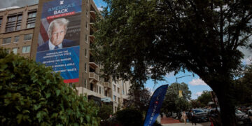 Two More Heritage Foundation Trustees Resign Over Support for Tucker Carlson