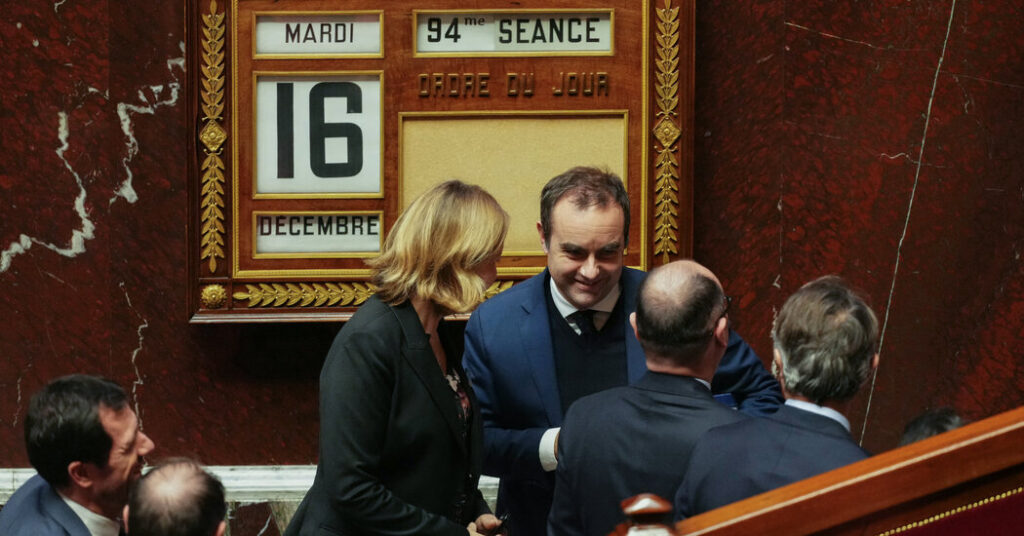 France, in Rare Win for Government, Passes Welfare Budget Law