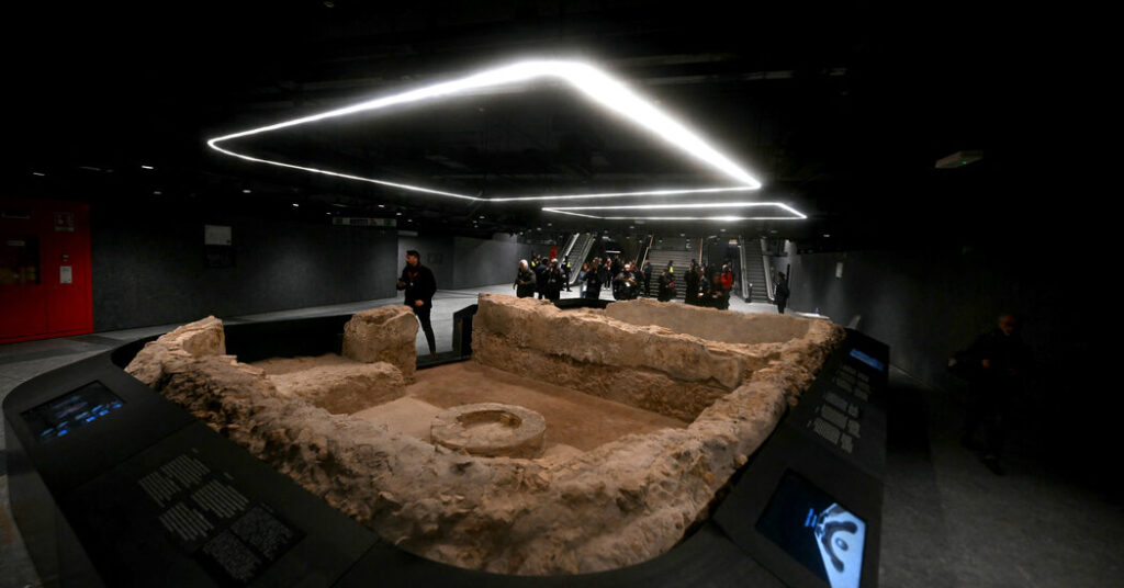 At Rome’s New Stations, Peruse Ancient Relics While Catching a Train
