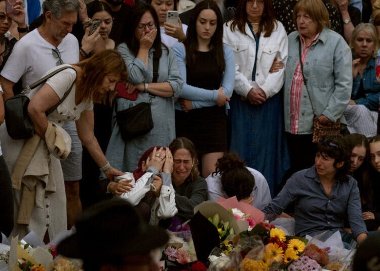 Gunmen in Sydney Massacre Were Motivated by Islamic State, Officials Say