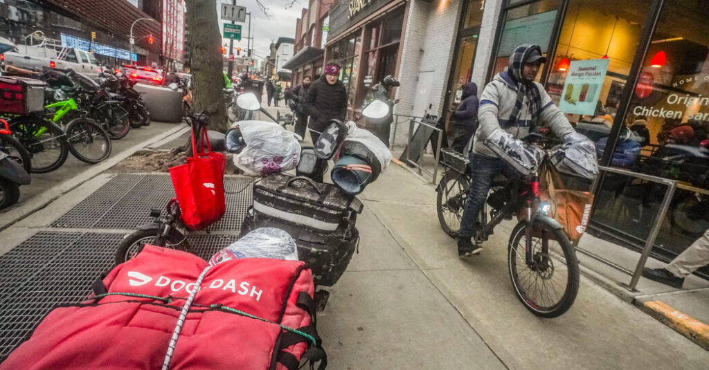 Uber and DoorDash Try to Halt N.Y.C. Law That Encourages Tipping