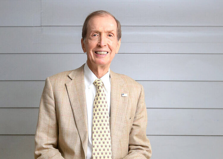 John E. Olson, Analyst Fired for Enron Skepticism, Dies at 83