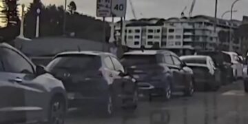 Video Shows Couple Confronting a Suspected Bondi Beach Gunman