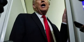 Trump makes futile effort to delete typo-filled ‘traitors’ rant