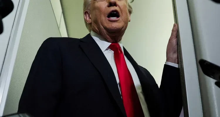 Trump makes futile effort to delete typo-filled ‘traitors’ rant