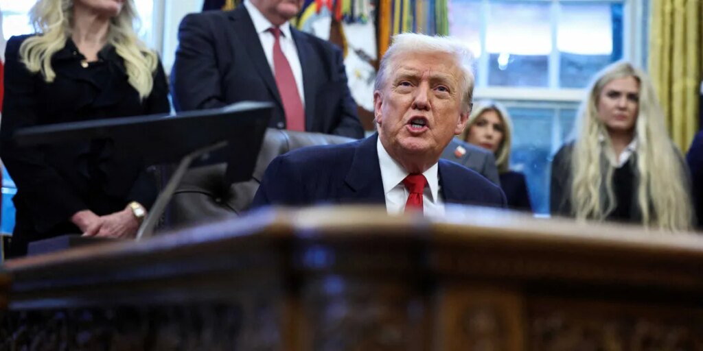 ‘Sign of complete political collapse’: Trump dragged over panicked plea in GOP race