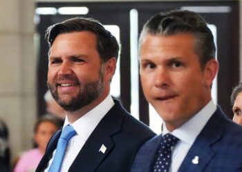 JD Vance Sent Bizarre Lonely Text to His Bombing Group Chat: “This Chat’s Kind of Dead. Anything Going On?”