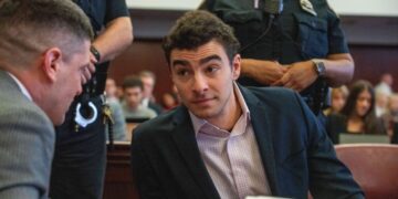 Hearings reveal details of Mangione’s arrest as murder case drags on