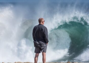 Facing a vast wave of incoming liquidity, the S&P 500 prepares to surf to a new record high