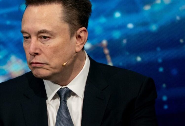 SpaceX to offer insider shares at record-setting valuation