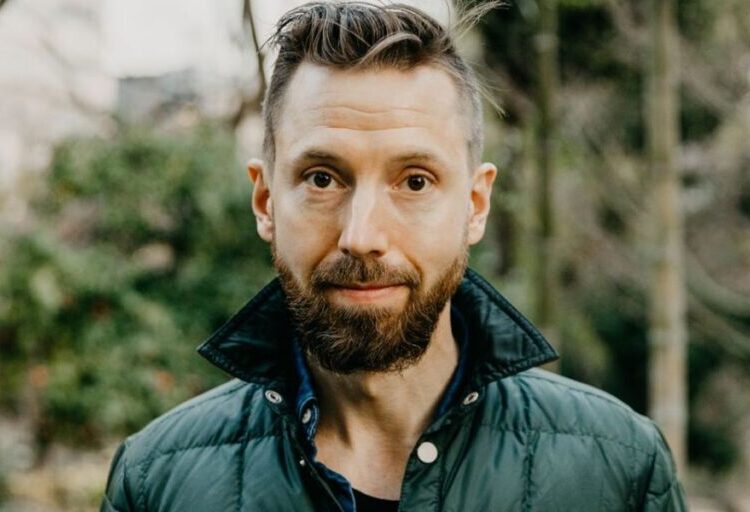 After he ‘fired himself’ from a Fortune 100 job that paid up to $800k, the ‘Mister Rogers’ of Corporate America shows Gen Z how to handle toxic bosses