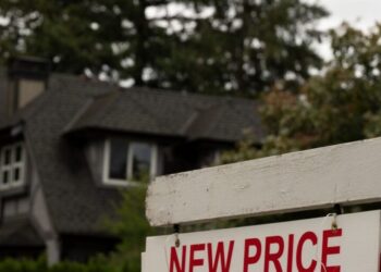 The ‘Great Housing Reset’ is coming: Income growth will outpace home-price growth in 2026, Redfin forecasts
