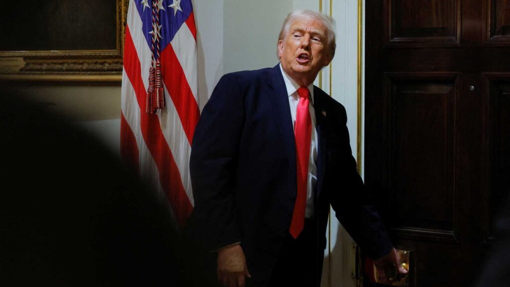 Fox News ‘starting to crack’ as ‘even Trump’s best bulwarks’ are now attacking him: report