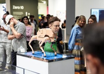 Billionaires’ Fleshy Heads Put on Robot Dog Bodies