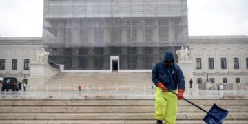 Supreme Court to reconsider a 90-year-old unanimous ruling that limits presidential power on removing heads of independent agencies