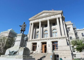 Republican lawmakers in Indiana face ‘a very dangerous and intimidating process’ as threats pile up while Trump pushes redistricting