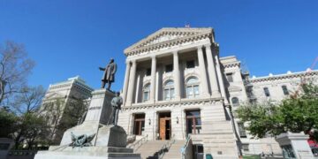 Republican lawmakers in Indiana face ‘a very dangerous and intimidating process’ as threats pile up while Trump pushes redistricting