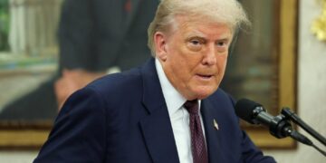 Trump trying and failing to ‘blow up the cycle’ as he distracts from one issue: expert