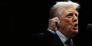 ‘Destroyed in its infancy!’ Trump makes major AI policy announcement