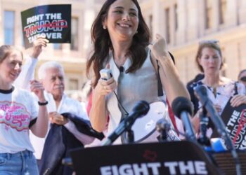 ‘Everybody wants the economy of tomorrow, but paying the bills today is absolutely critical’: Democratic governors huddle on affordability