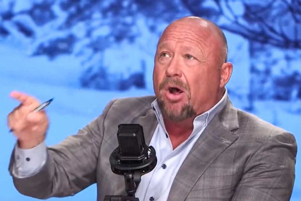 ‘She’s lighter than me!’ MAGA influence floats bizarre theory on Ilhan Omar’s ethnicity