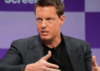 When David Ellison was 13, his billionaire father Larry bought him a plane. He competed in airshows before leaving it to become a Hollywood executive