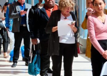 The low-hire, low-fire economy crawls along with job openings unchanged from September to October