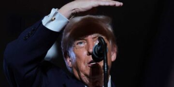 Republican admits Trump hasn’t lowered prices moments before president takes rally stage