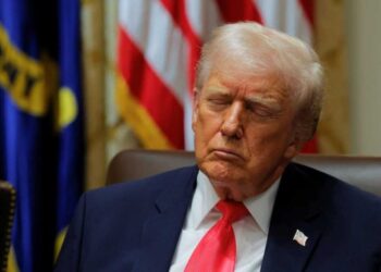 ​GOP senator accuses Trump of having poor ‘bedtime manners’ after he’s caught napping