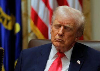 Trump is ‘detached from reality’ and ‘may not make it to the end of his term’: expert