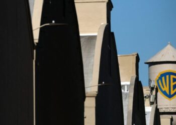 Warner Bros. fight hinges on value of shrinking cable assets