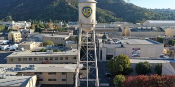 Warner Bros.’ bidders brace for a fight that will last months