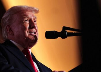 GOP is ‘desperate’ for Trump to ‘wake up’ — and realize ‘he’s got a problem’: expert