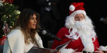 Obama Gives Melania a Master Class on How to Read to Kids