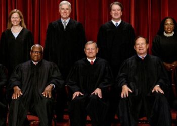 ​‘5-alarm fire’ siren blaring as Supreme Court ready to hand Trump a dark gift: analyst​