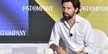 Hinge’s founder and CEO is stepping down to start a new AI-first dating app