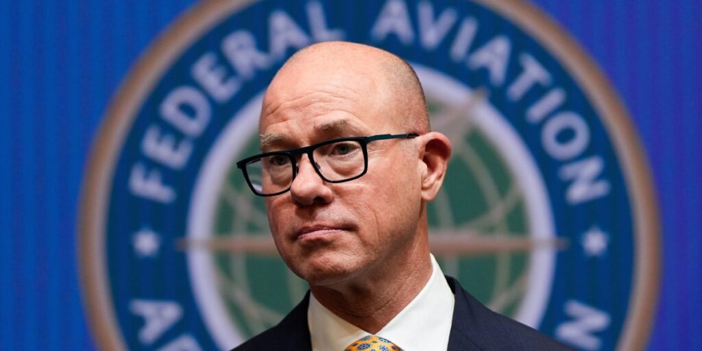 FAA head hasn’t sold his stake in an airline despite promises to do so, Democratic Senator claims