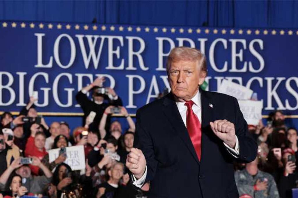 ‘Doubling down’ Trump is ‘determined to hand Democrats a gift’: conservative pollster